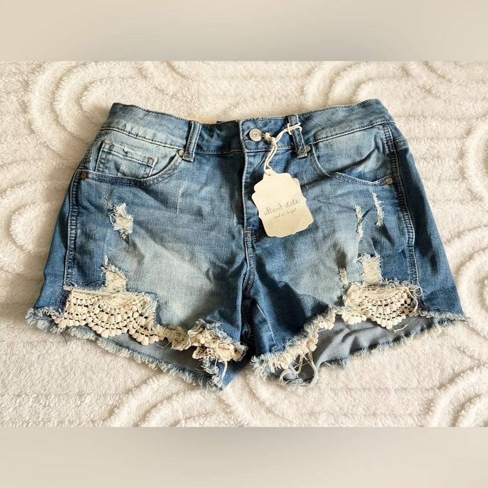 Altar’d State Women’s Denim Shorts - Size 27, NWT, Spring Summer Crochet Shorts